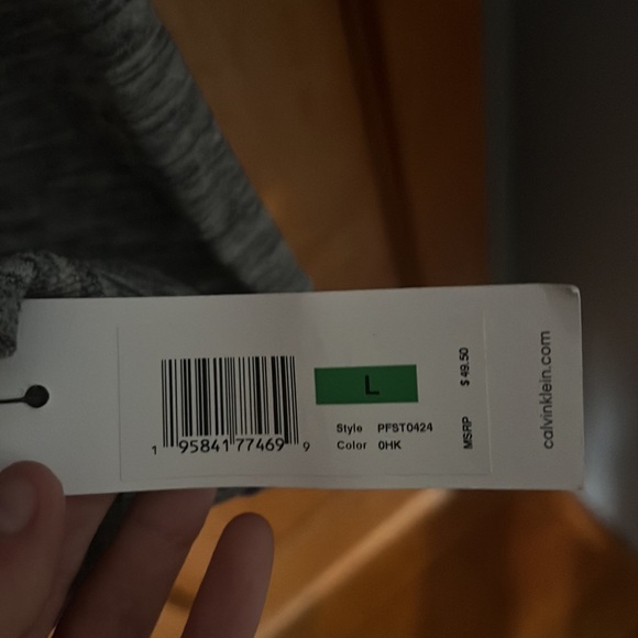 Calvin Klein Cropped Crewneck - Picture 3 of 3